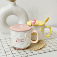 ست ماگ و قاشق شکوفه دار – سرامیکی با رنگهای صورتی و زرد – هدیهای شاد و بهاری