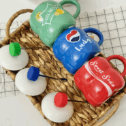 ماگ سرامیکی طرح نوشابه (کوکا، اسپرایت، پپسی) – همراه با قاشق طرح درب بطری – فانتزی و نوستالژیک